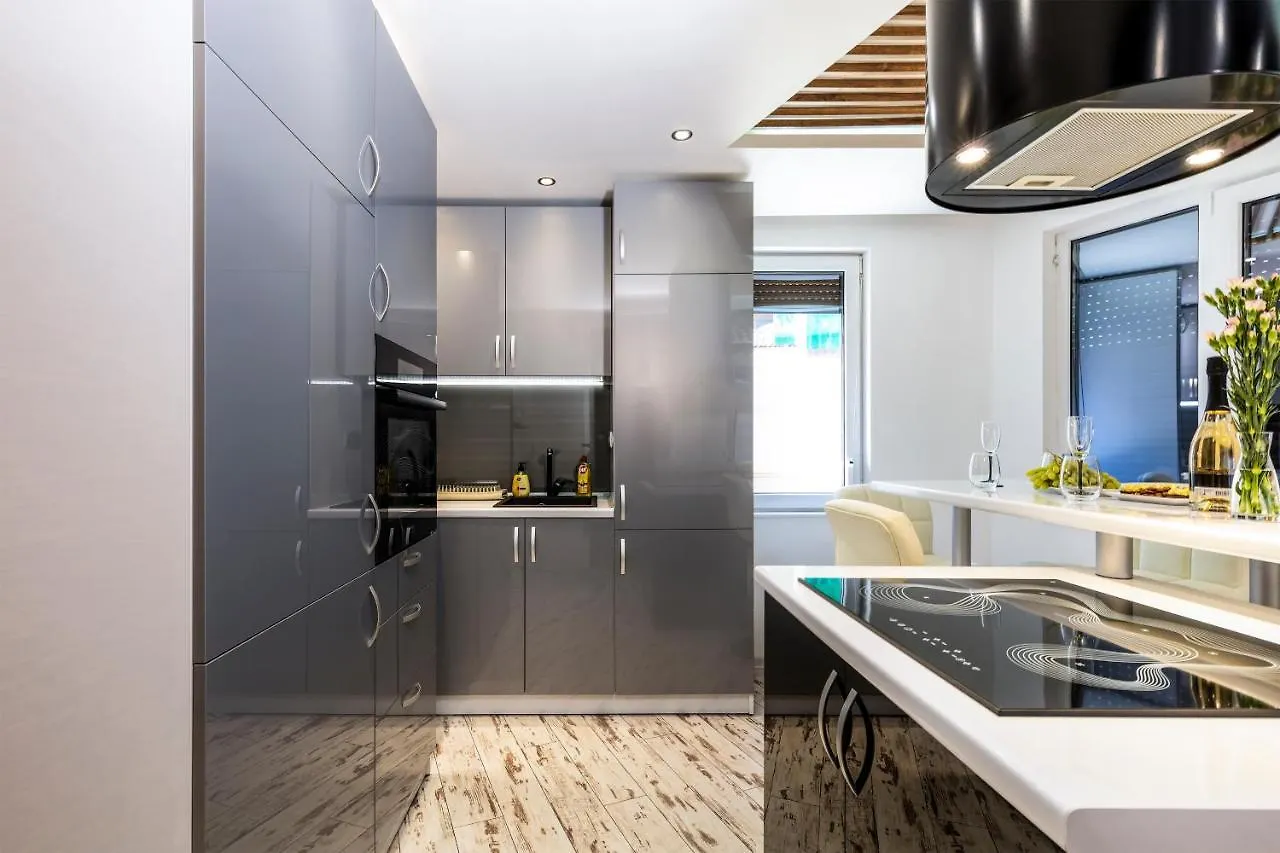 Modern 1Bd Flat With A Parking Near The City Centre By Flat Mаnager Filibe 0*,  Bulgaristan