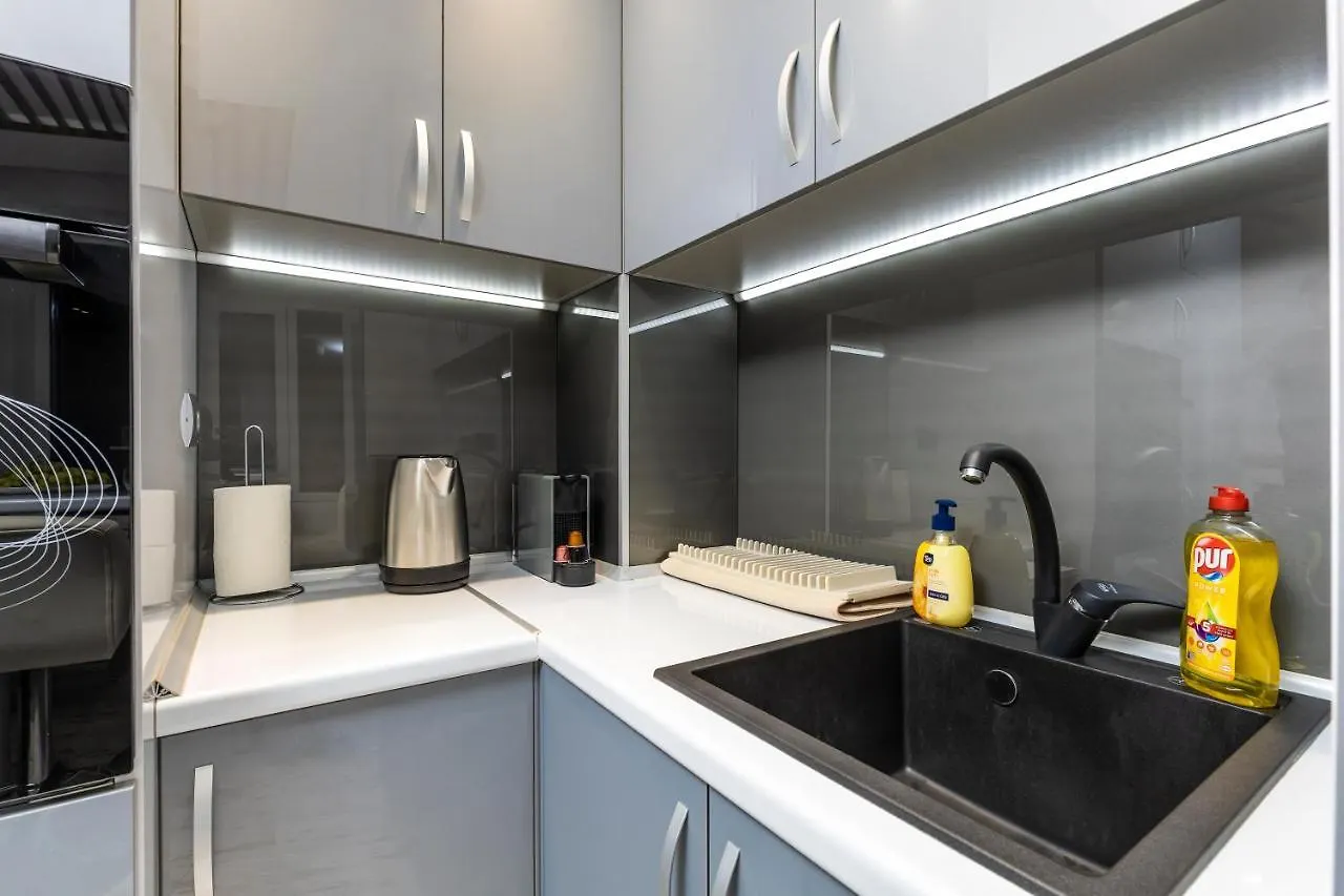 Modern 1Bd Flat With A Parking Near The City Centre By Flat Mаnager Filibe Daire